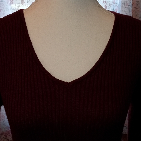 NWOT Maroon V-neck Sweater Dress Size L - Picture 4 of 7